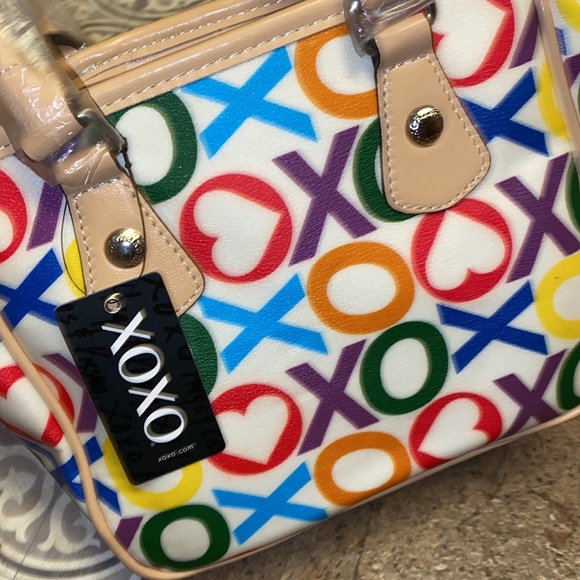 Women’s XOXO Handbag - Picture 3 of 10